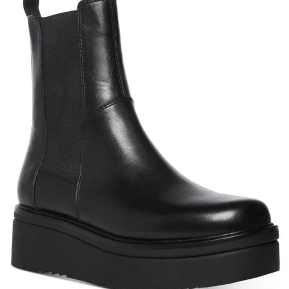 Steve Madden Black Clarisa Platform Chelsea Boot, Size 8.5